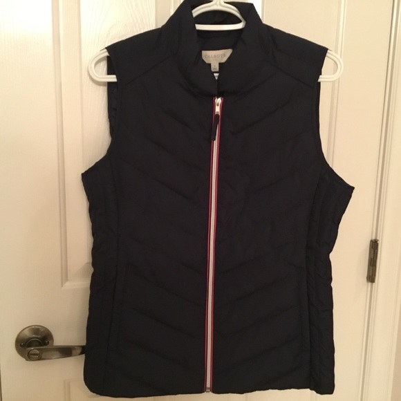 Talbots dark blue lightweight puffer vest with pink trim on zipper - Picture 3 of 10